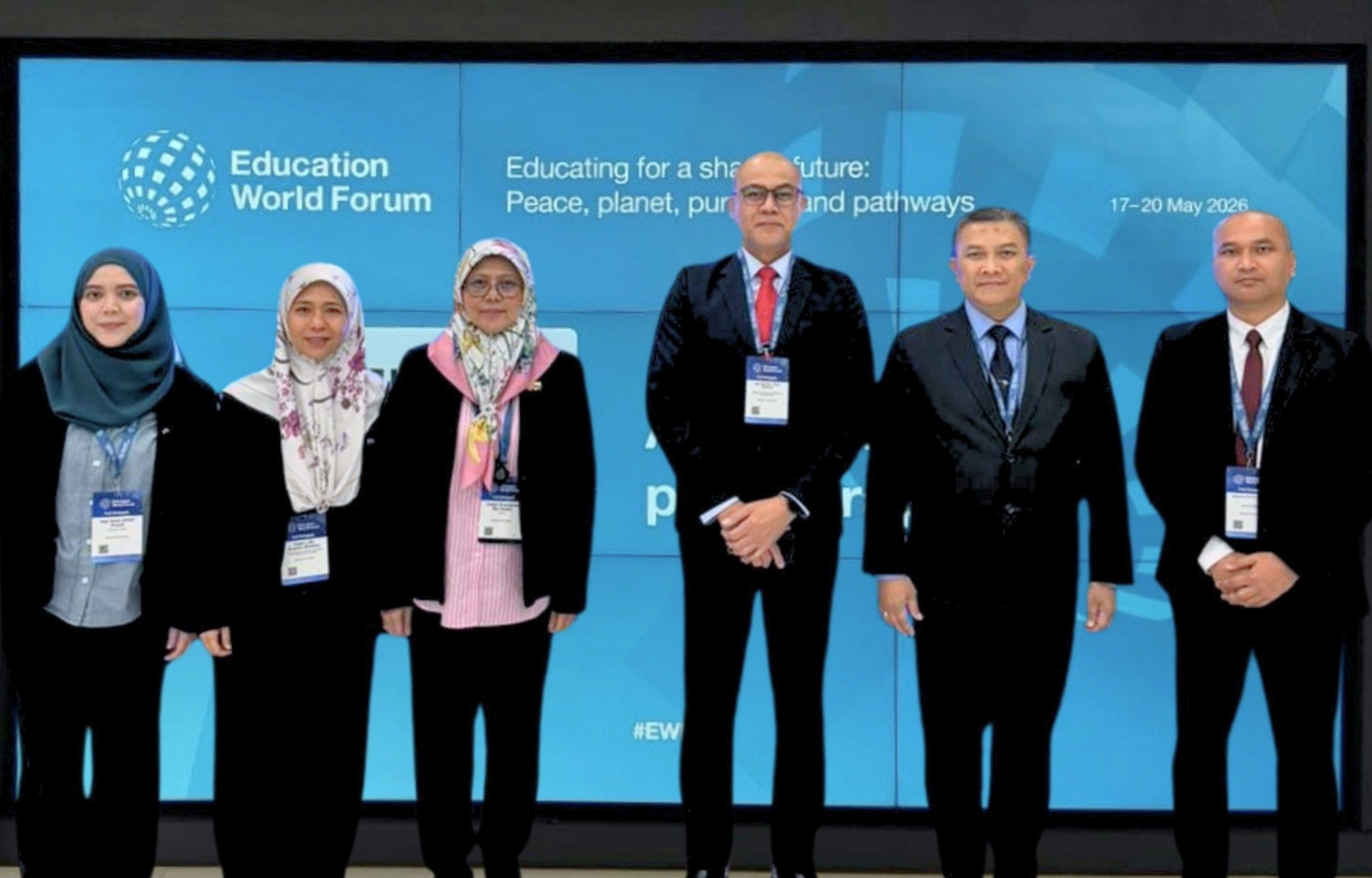 1. Gambar Ramai YB Menteri Pendidikan bersama rombongan Kementerian Pendidikan NBD.jpg