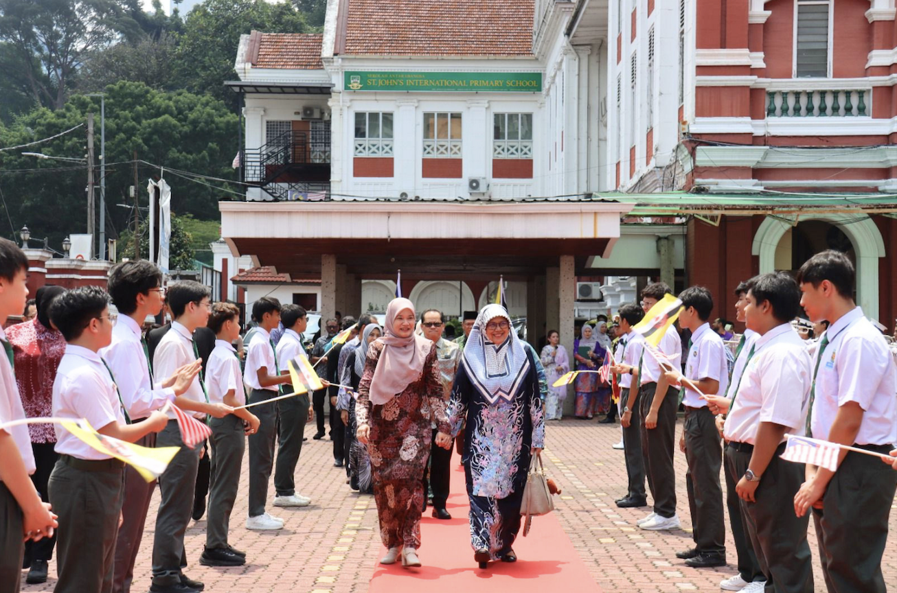 LAWATAN YB MP KE MALAYSIA.png