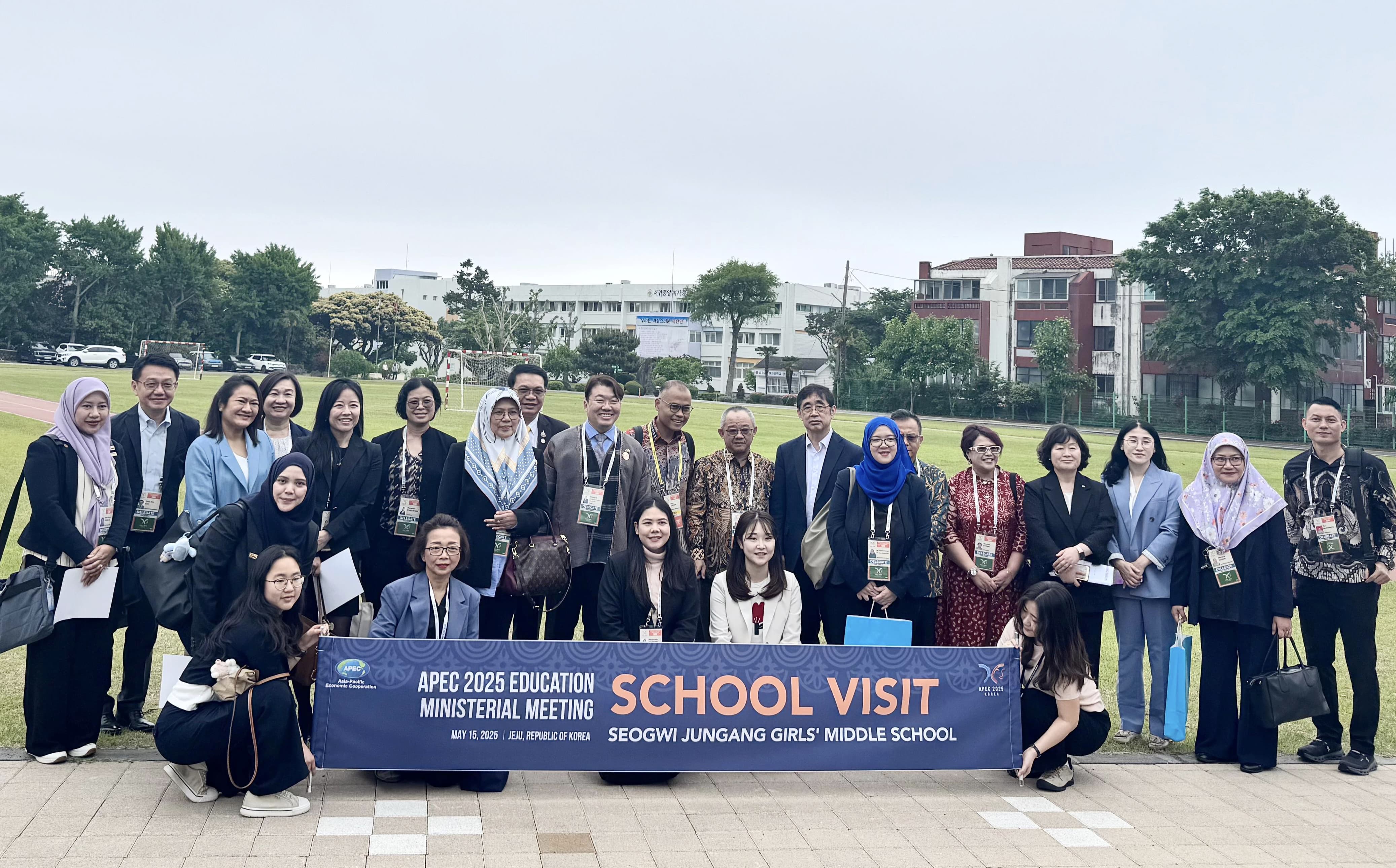 School Visit_APEC 2025.jpeg
