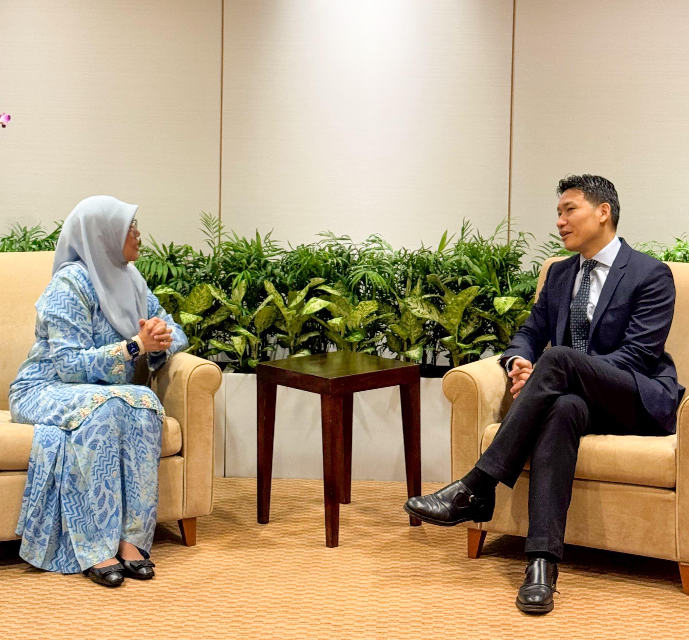 YB Datin mengadakan kunjungan hormat kepada Tuan Yang Terutama David Neo_Pemangku Menteri (Kebudayaan Komuniti dan Belia) serta Menteri Kanan Negara (Pendidikan) Republik Singapura.jpeg