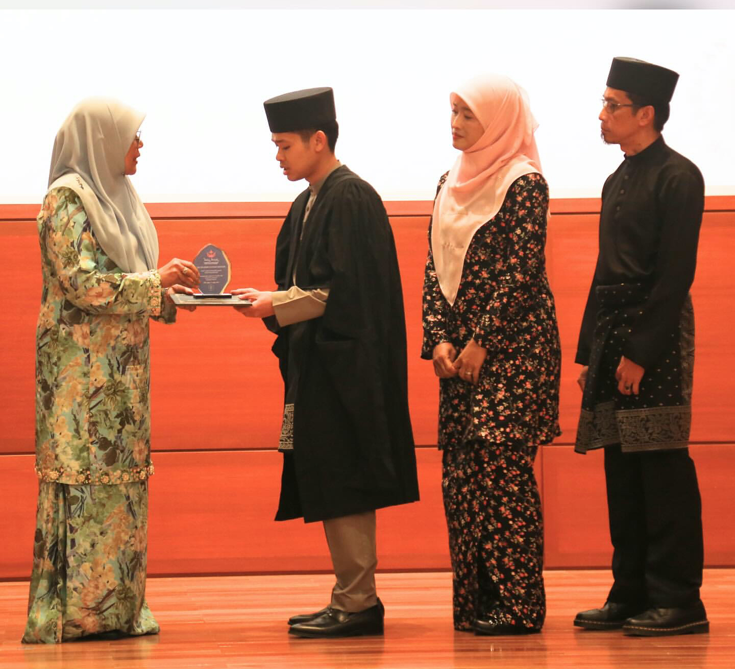 grad19.jpeg