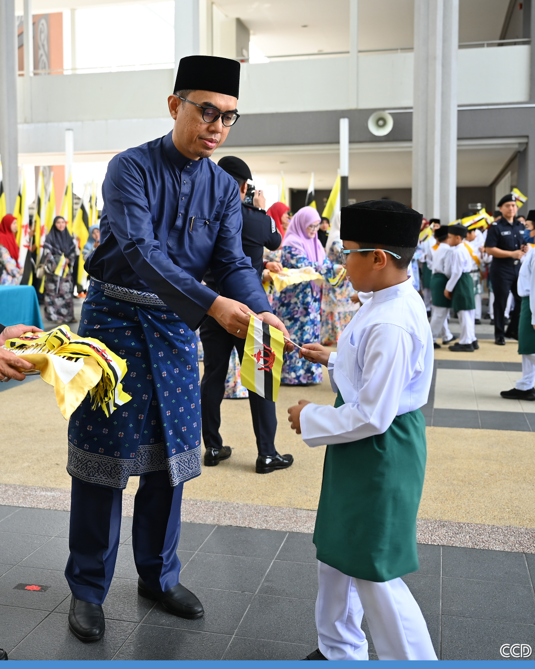 YM Ustaz Samsol_Pengagihan Bendera2025_2.png.png